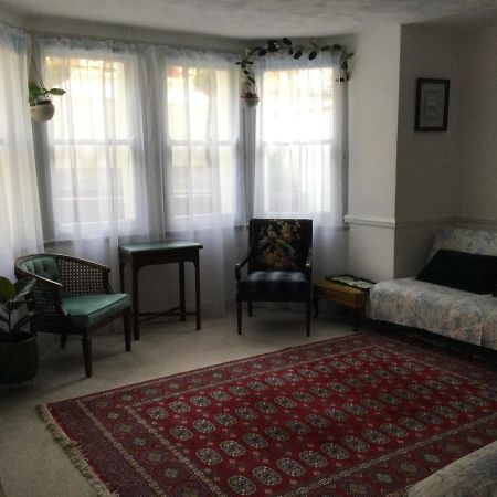Garden Flat 1 Bed & Breakfast Llandudno Bagian luar foto