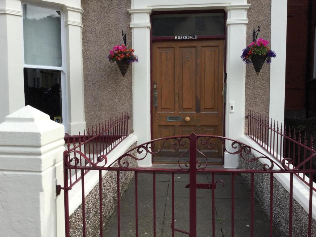 Garden Flat 1 Bed & Breakfast Llandudno Bagian luar foto