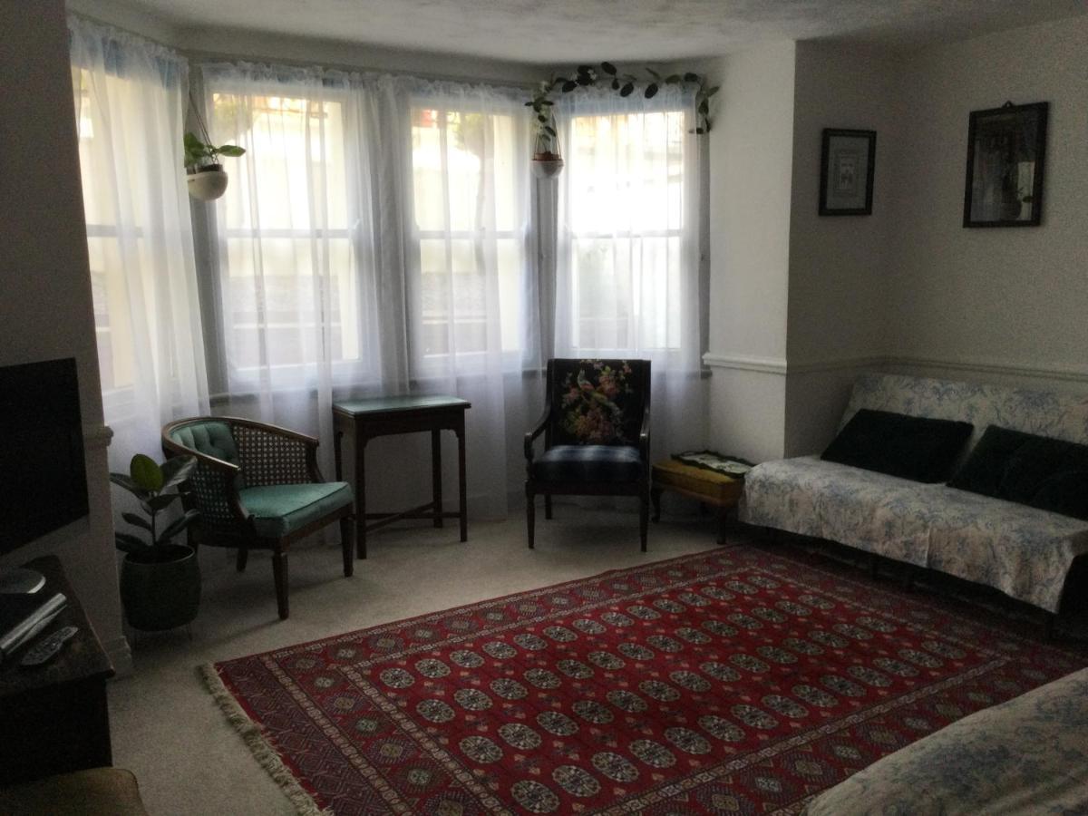 Garden Flat 1 Bed & Breakfast Llandudno Bagian luar foto