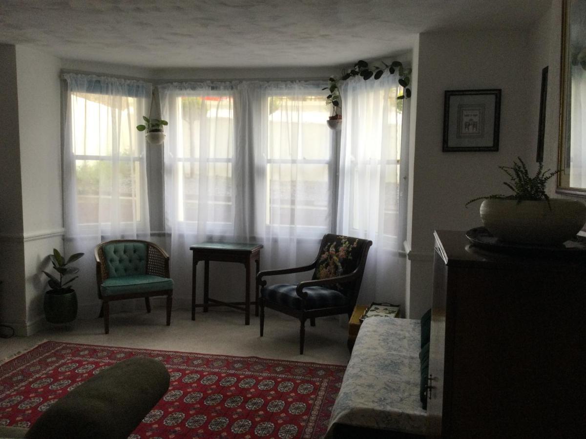 Garden Flat 1 Bed & Breakfast Llandudno Bagian luar foto